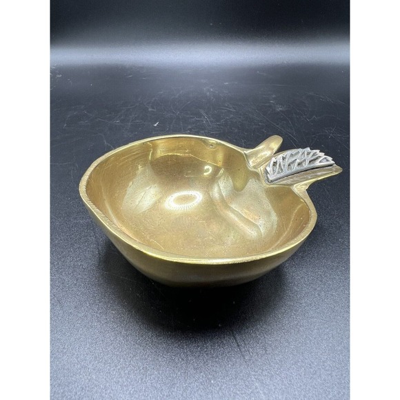 Solid‎ Brass Apple Trinket Dish With Leaf Vintage - Picture 1 of 7